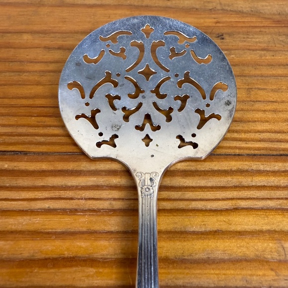 Vintage Wm. A. Rogers Silverplate Pastry Server | Oneida LTD - Picture 7 of 12